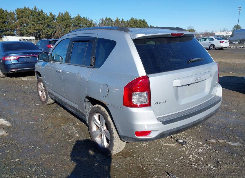 Photo 3 of 2011 Jeep Compass (VIN 1J4NF1FB3BD206843)