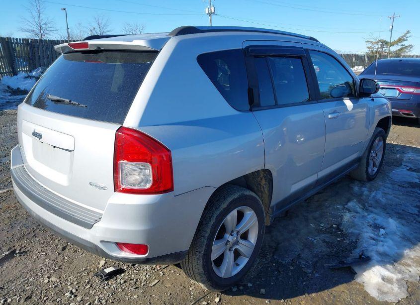 Photo 4 of 2011 Jeep Compass (VIN 1J4NF1FB3BD206843)