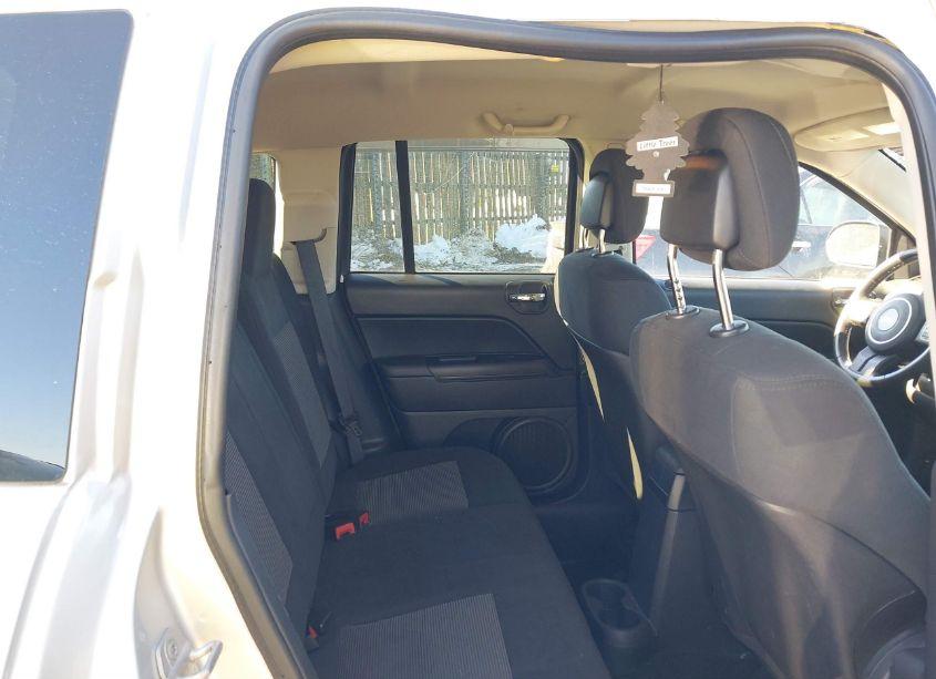 Photo 8 of 2011 Jeep Compass (VIN 1J4NF1FB3BD206843)