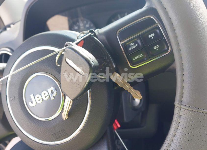 Photo 11 of 2011 Jeep Compass (VIN 1J4NF1FB3BD211007)