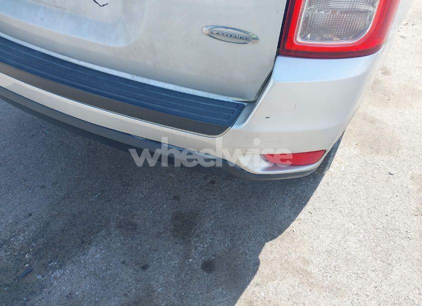 Photo 12 of 2011 Jeep Compass (VIN 1J4NF1FB3BD211007)