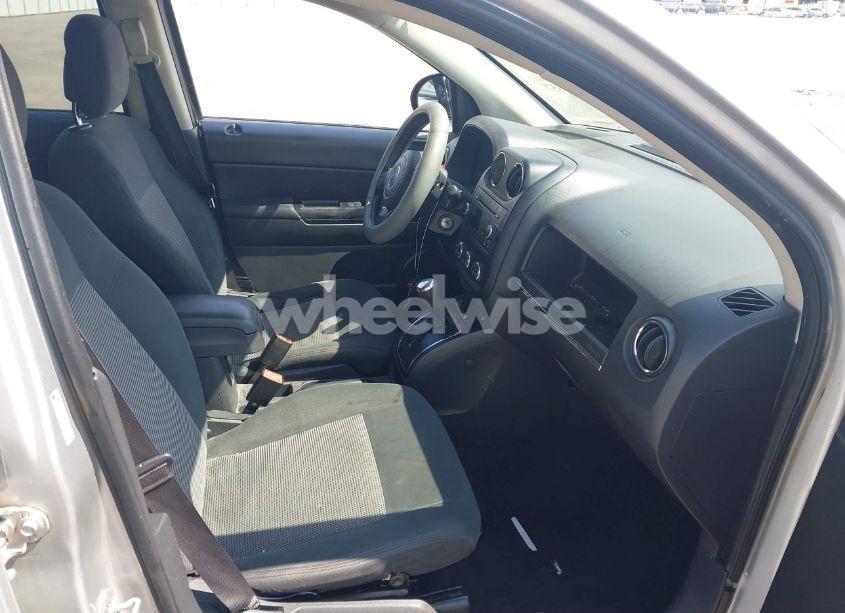 Photo 5 of 2011 Jeep Compass (VIN 1J4NF1FB3BD211007)