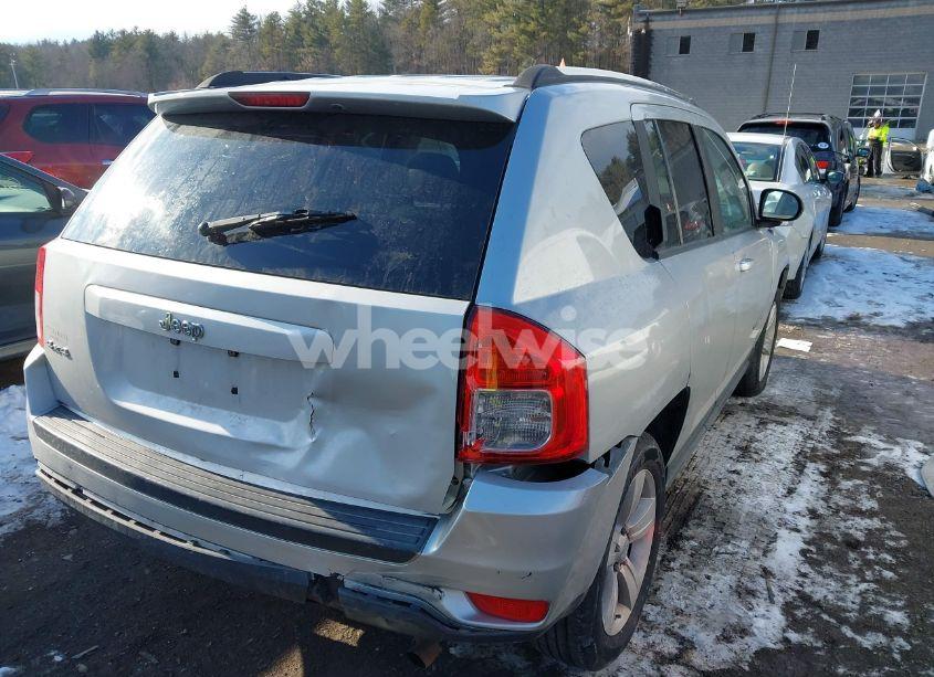 Photo 4 of 2011 Jeep Compass (VIN 1J4NF1FB3BD218930)