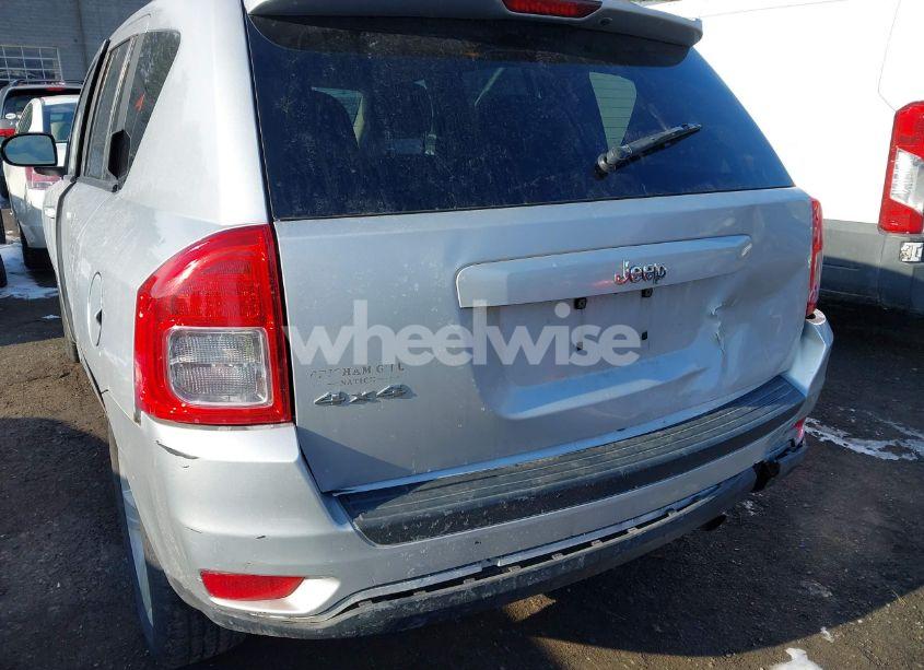 Photo 6 of 2011 Jeep Compass (VIN 1J4NF1FB3BD218930)