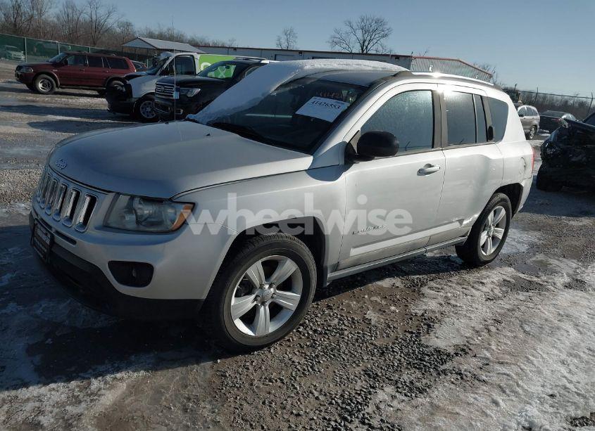Photo 2 of 2011 Jeep Compass (VIN 1J4NF1FB4BD141758)