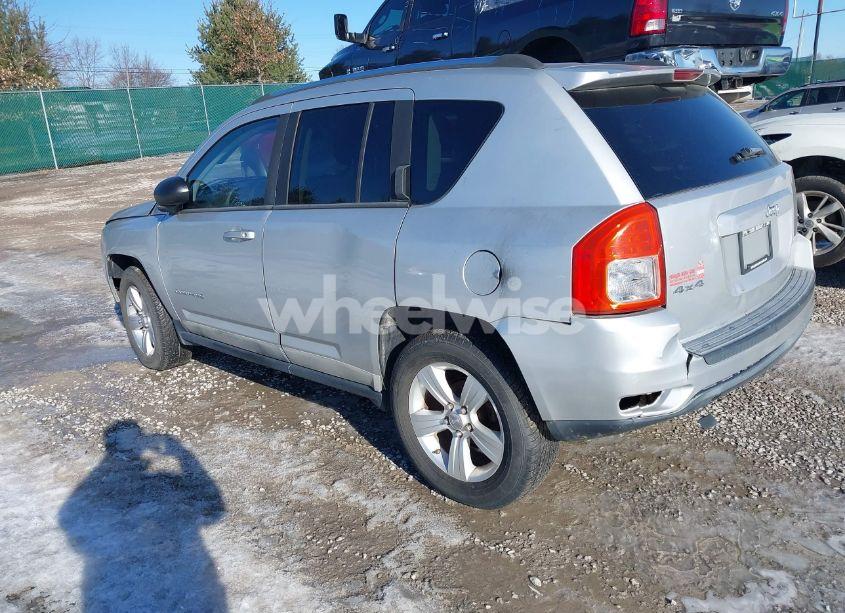 Photo 3 of 2011 Jeep Compass (VIN 1J4NF1FB4BD141758)