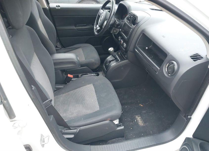 Photo 5 of 2011 Jeep Compass (VIN 1J4NF1FB4BD223747)