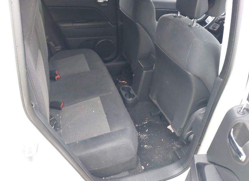 Photo 8 of 2011 Jeep Compass (VIN 1J4NF1FB4BD223747)