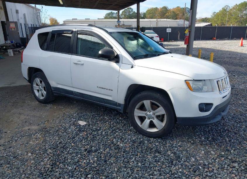 2011 Jeep Compass (VIN 1J4NF1FB4BD259213) main photo
