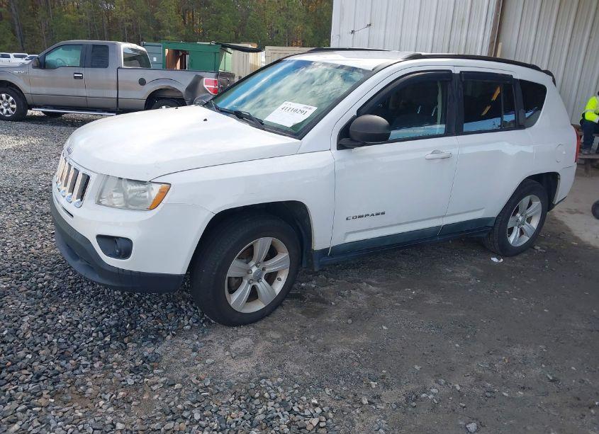 Photo 2 of 2011 Jeep Compass (VIN 1J4NF1FB4BD259213)