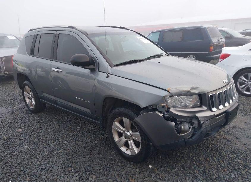 2011 Jeep Compass (VIN 1J4NF1FB4BD279882) main photo