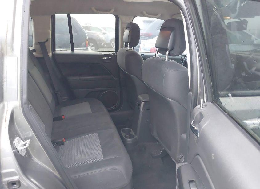 Photo 8 of 2011 Jeep Compass (VIN 1J4NF1FB4BD279882)