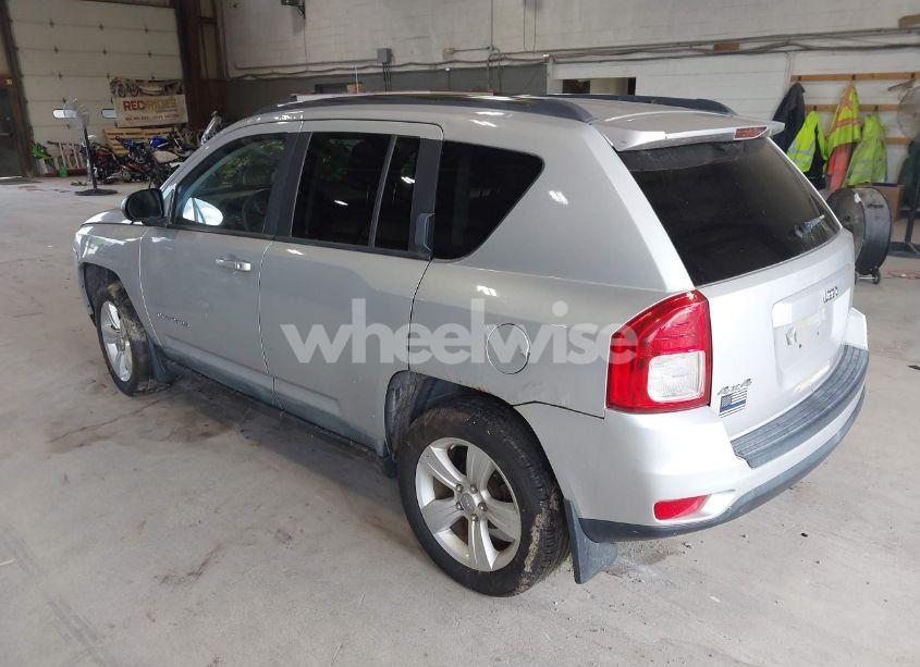 Photo 3 of 2011 Jeep Compass (VIN 1J4NF1FB5BD146211)