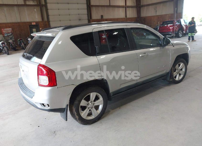 Photo 4 of 2011 Jeep Compass (VIN 1J4NF1FB5BD146211)
