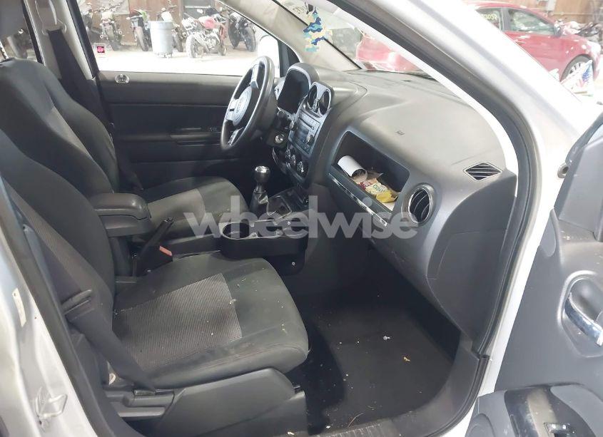 Photo 5 of 2011 Jeep Compass (VIN 1J4NF1FB5BD146211)