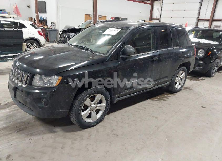 Photo 2 of 2011 Jeep Compass (VIN 1J4NF1FB5BD164241)