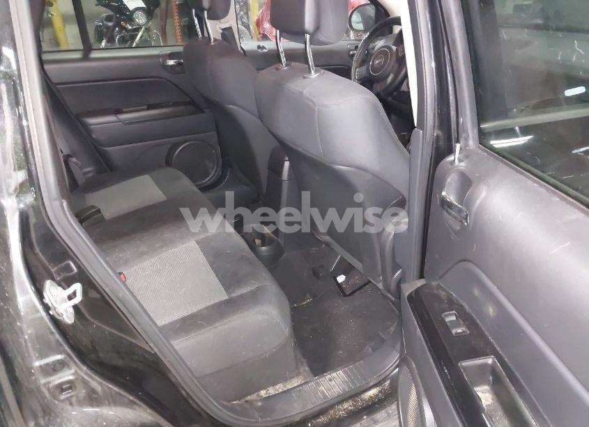 Photo 8 of 2011 Jeep Compass (VIN 1J4NF1FB5BD164241)