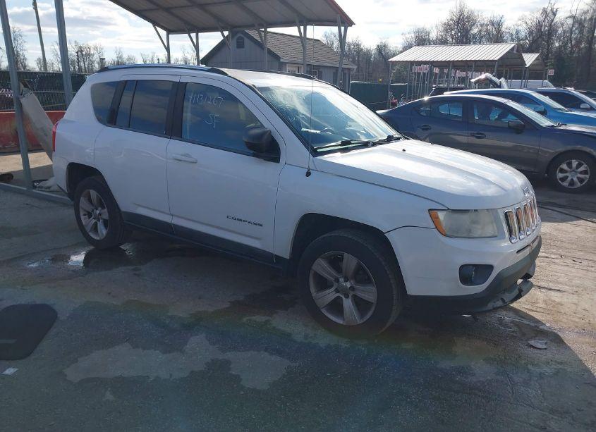 2011 Jeep Compass (VIN 1J4NF1FB5BD183288) main photo