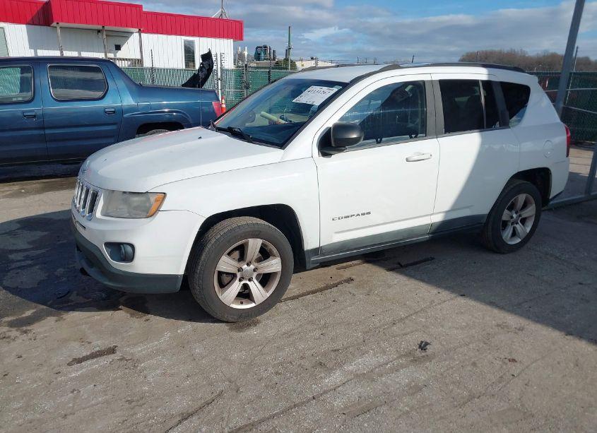 Photo 2 of 2011 Jeep Compass (VIN 1J4NF1FB5BD183288)
