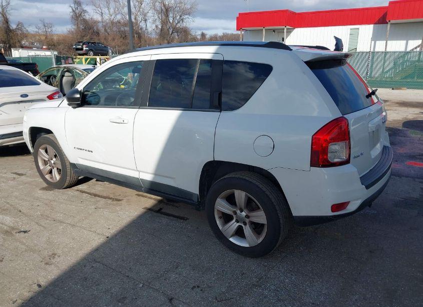 Photo 3 of 2011 Jeep Compass (VIN 1J4NF1FB5BD183288)