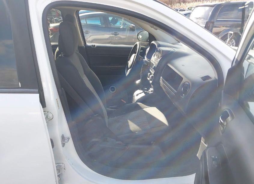 Photo 5 of 2011 Jeep Compass (VIN 1J4NF1FB5BD183288)