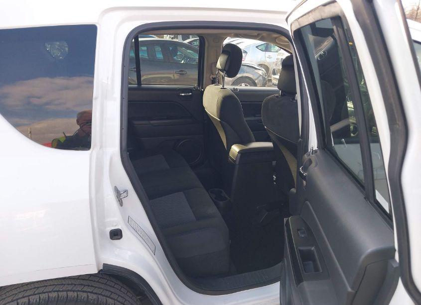 Photo 8 of 2011 Jeep Compass (VIN 1J4NF1FB5BD183288)