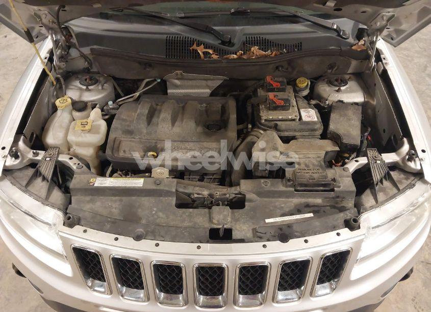 Photo 10 of 2011 Jeep Compass (VIN 1J4NF1FB5BD270494)