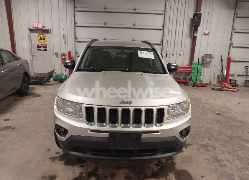 Photo 12 of 2011 Jeep Compass (VIN 1J4NF1FB5BD270494)