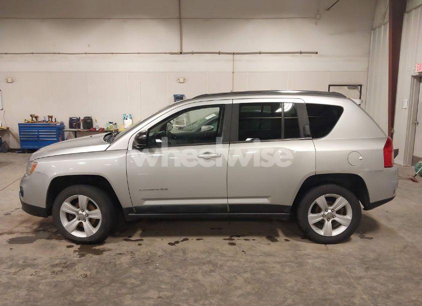 Photo 14 of 2011 Jeep Compass (VIN 1J4NF1FB5BD270494)
