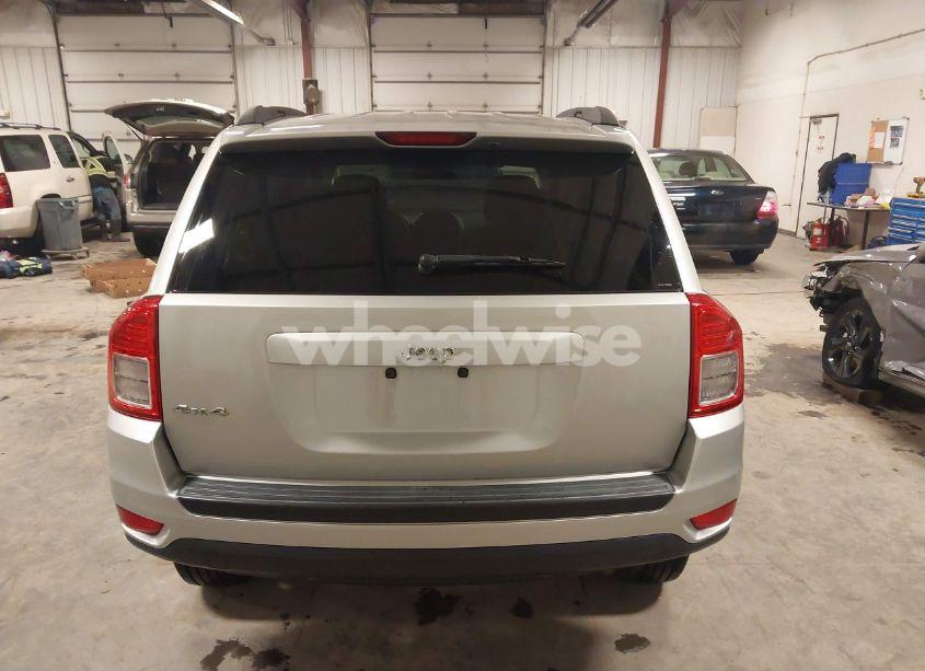 Photo 16 of 2011 Jeep Compass (VIN 1J4NF1FB5BD270494)