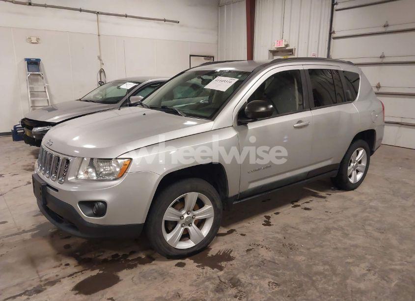 Photo 2 of 2011 Jeep Compass (VIN 1J4NF1FB5BD270494)