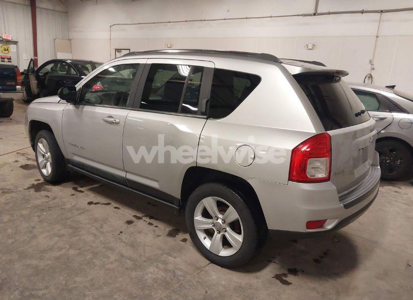 Photo 3 of 2011 Jeep Compass (VIN 1J4NF1FB5BD270494)