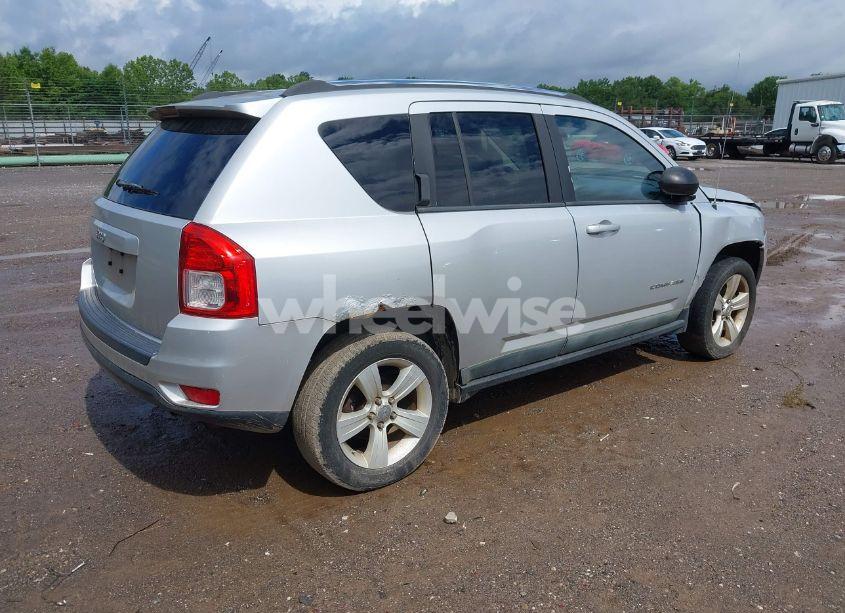 Photo 4 of 2011 Jeep Compass (VIN 1J4NF1FB5BD279258)