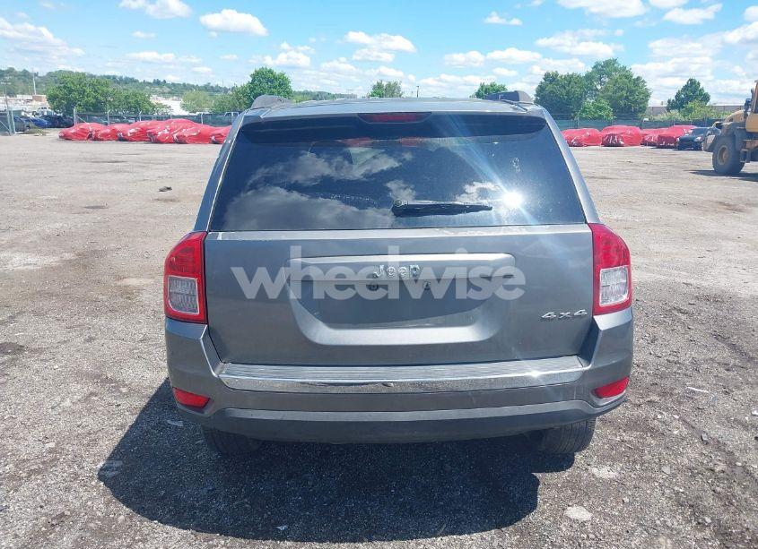 Photo 16 of 2011 Jeep Compass (VIN 1J4NF1FB5BD279731)