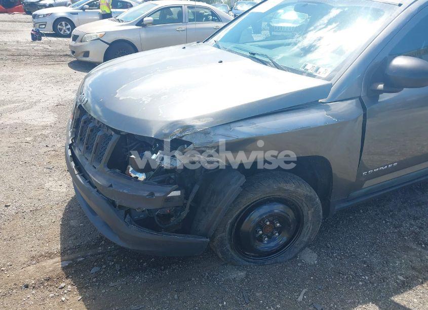 Photo 6 of 2011 Jeep Compass (VIN 1J4NF1FB5BD279731)