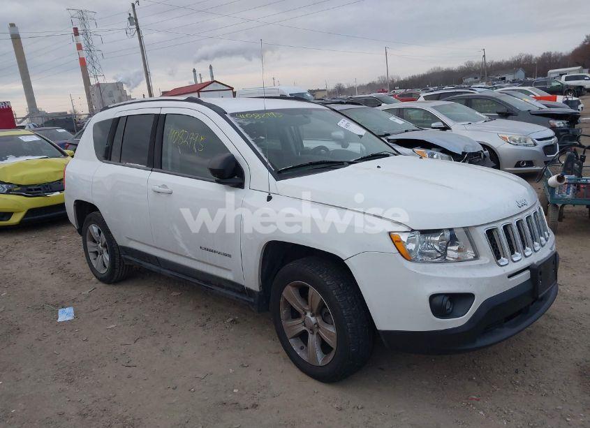 2011 Jeep Compass (VIN 1J4NF1FB6BD193604) main photo