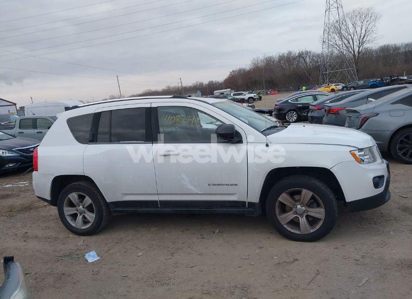 Photo 13 of 2011 Jeep Compass (VIN 1J4NF1FB6BD193604)