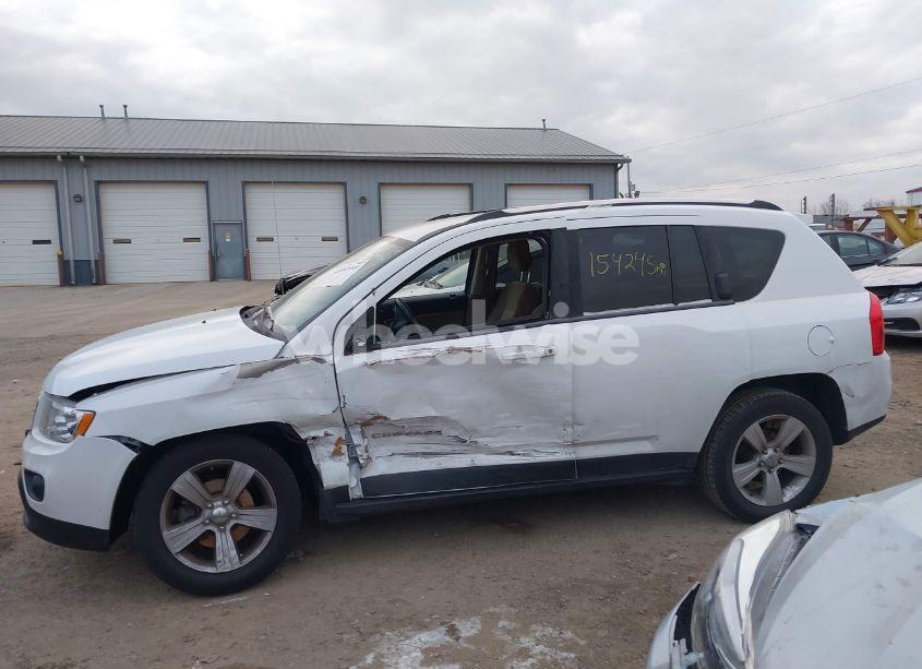 Photo 14 of 2011 Jeep Compass (VIN 1J4NF1FB6BD193604)