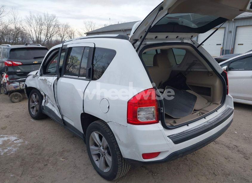 Photo 3 of 2011 Jeep Compass (VIN 1J4NF1FB6BD193604)