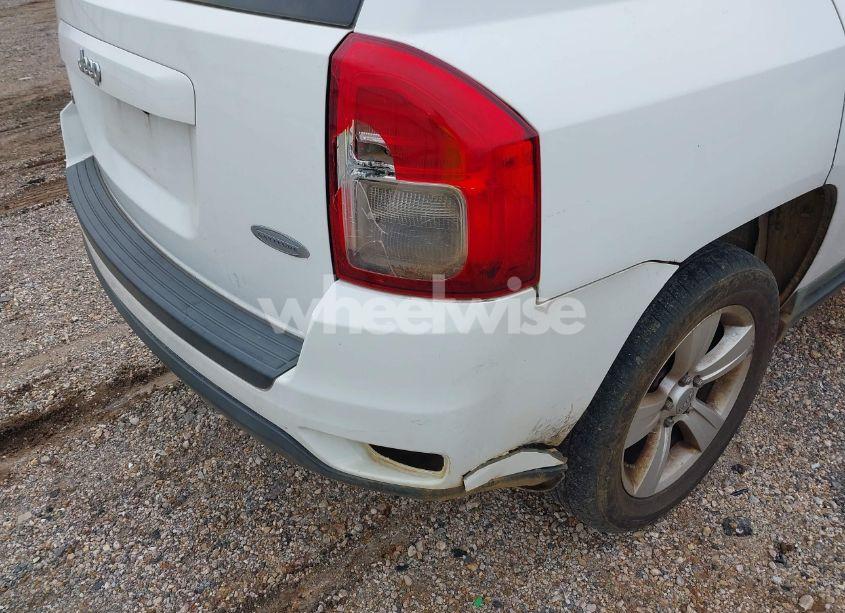 Photo 12 of 2011 Jeep Compass (VIN 1J4NF1FB6BD210885)