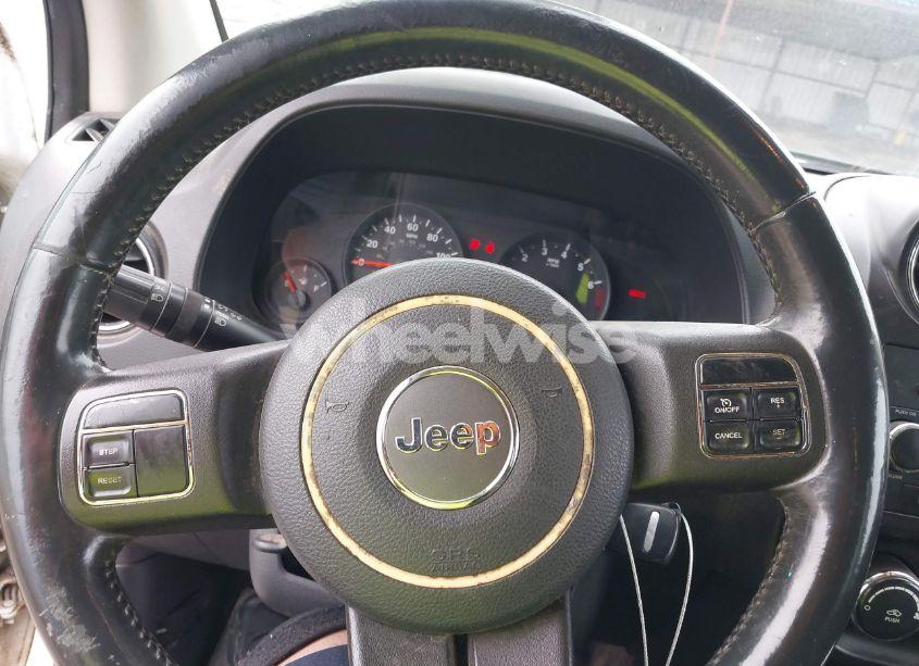 Photo 14 of 2011 Jeep Compass (VIN 1J4NF1FB6BD210885)