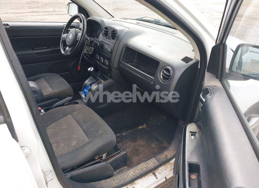 Photo 5 of 2011 Jeep Compass (VIN 1J4NF1FB6BD210885)