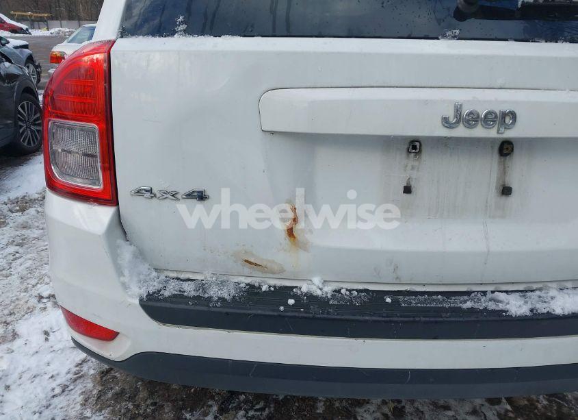 Photo 17 of 2011 Jeep Compass (VIN 1J4NF1FB6BD240467)