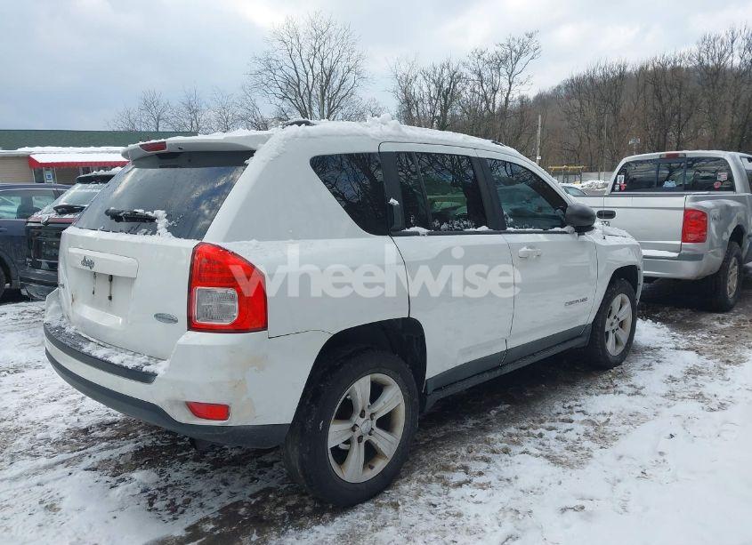 Photo 4 of 2011 Jeep Compass (VIN 1J4NF1FB6BD240467)