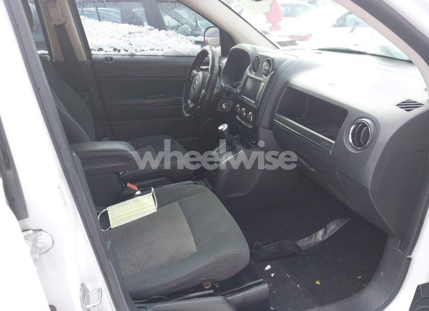 Photo 5 of 2011 Jeep Compass (VIN 1J4NF1FB6BD240467)