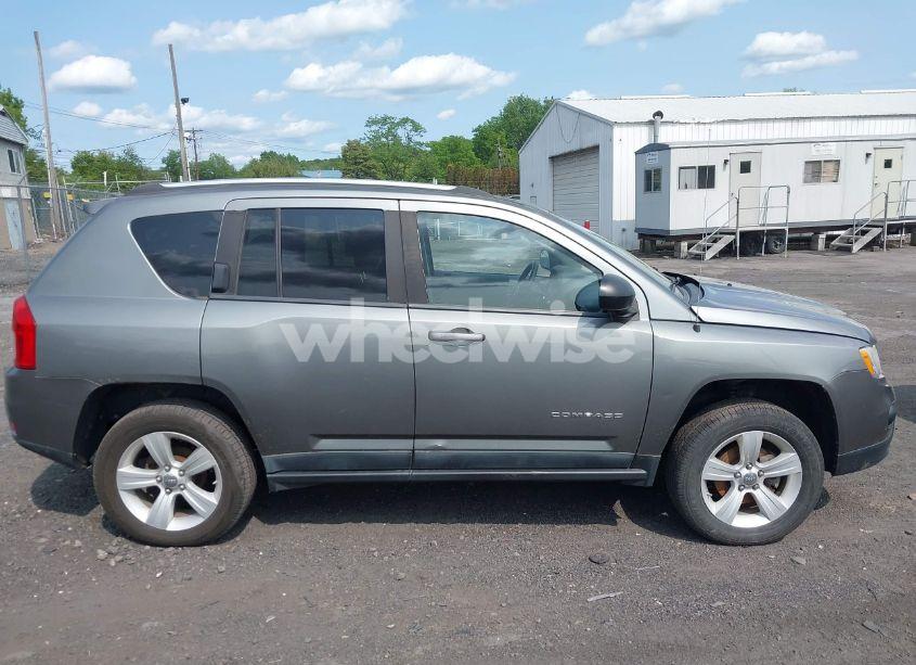Photo 13 of 2011 Jeep Compass (VIN 1J4NF1FB6BD278233)