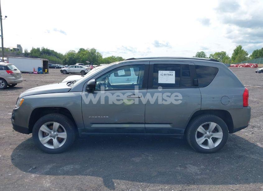 Photo 14 of 2011 Jeep Compass (VIN 1J4NF1FB6BD278233)