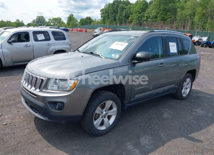 Photo 2 of 2011 Jeep Compass (VIN 1J4NF1FB6BD278233)