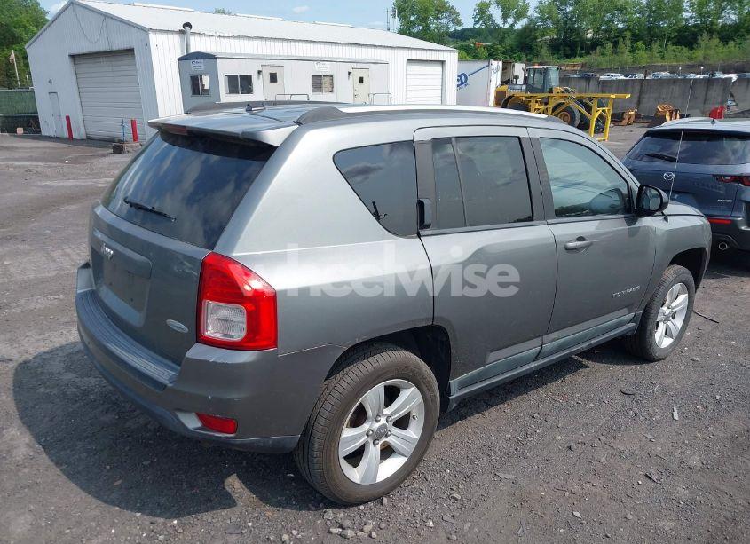 Photo 4 of 2011 Jeep Compass (VIN 1J4NF1FB6BD278233)