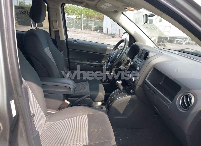 Photo 5 of 2011 Jeep Compass (VIN 1J4NF1FB6BD278233)